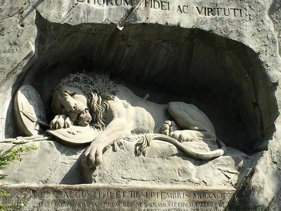 威尼斯哭泣的狮子（威尼斯哭泣的狮子是谁）